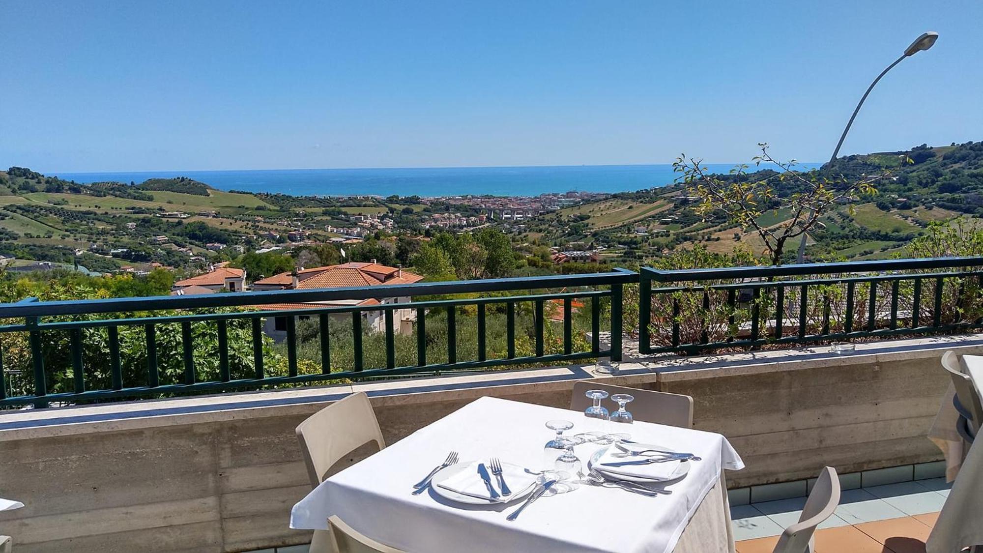 Hotel Ristorante Il Grillo Acquaviva Picena Exteriér fotografie